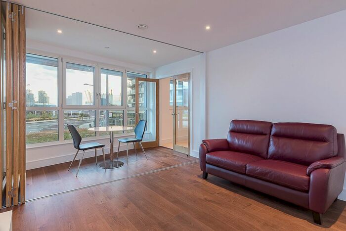 1 Bedroom Flat To Rent In Gateway Tower, Western Gateway, London, E16