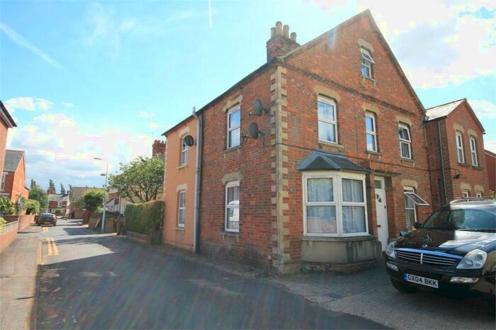 1 Bedroom Ground Flat To Rent In Livingstone Road, Newbury, RG14