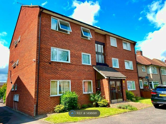 2 Bedroom Flat To Rent In Lodge Road, Croydon, CR0