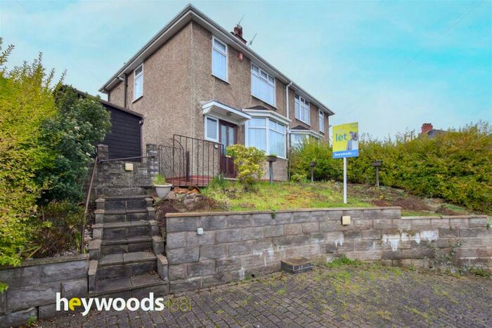 3 Bedroom Semi-Detached House To Rent In Fairbank Avenue, Oakhill, Stoke-on-Trent, ST4