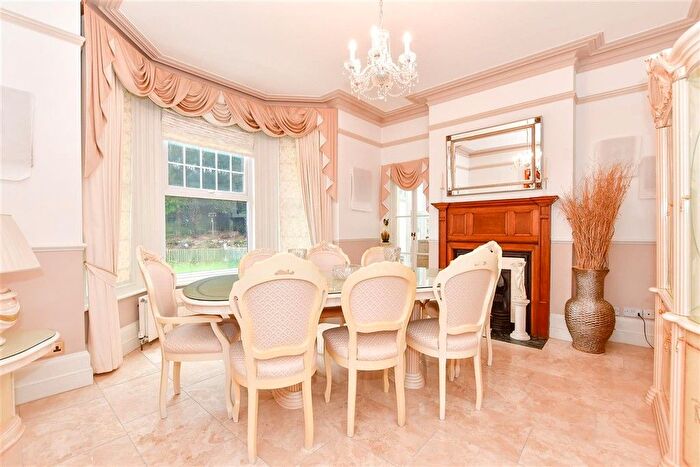 4 Bedroom Detached House For Sale In Old Park Avenue, Dover, Kent, CT16