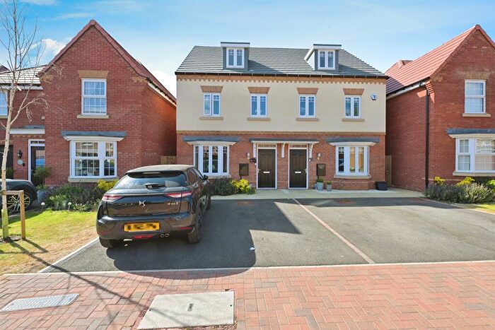 3 Bedroom Town House For Sale In Teulon Close, Overstone, Northampton, NN6