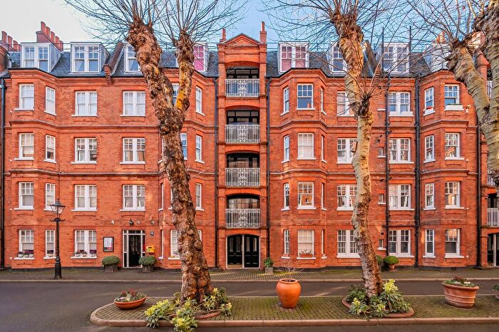 2 Bedroom Flat For Sale In Elm Park Mansions, Park Walk, Chelsea, London, SW10