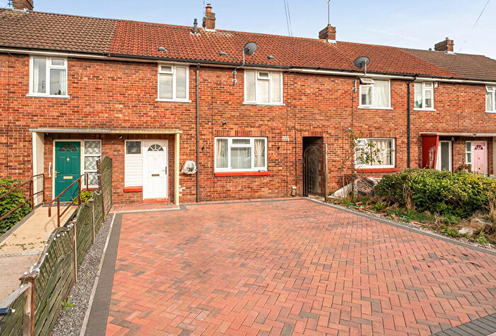 3 Bedroom Terraced House For Sale In The Close, Speedwell, Bristol, BS16