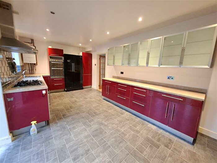 4 Bedroom House To Rent In Barnacres Road, Hemel Hempstead, HP3