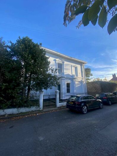 4 Bedroom Flat To Rent In Southwood Road, Aigburth, L17