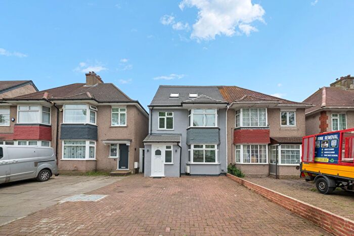 5 Bedroom Semi-Detached House For Sale In Petts Hill, Northolt, UB5