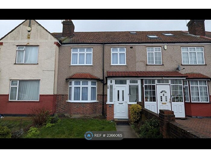 3 Bedroom Terraced House To Rent In Oakdale Avenue, Harrow, HA3