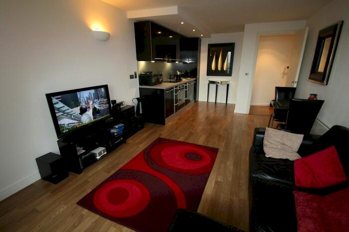 2 Bedroom Flat To Rent In Wellington Street, Leeds, West Yorkshire, Uk, LS1