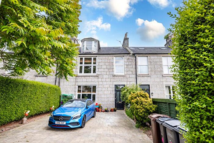 3 Bedroom Flat To Rent In Roslin Terrace, Aberdeen, AB24