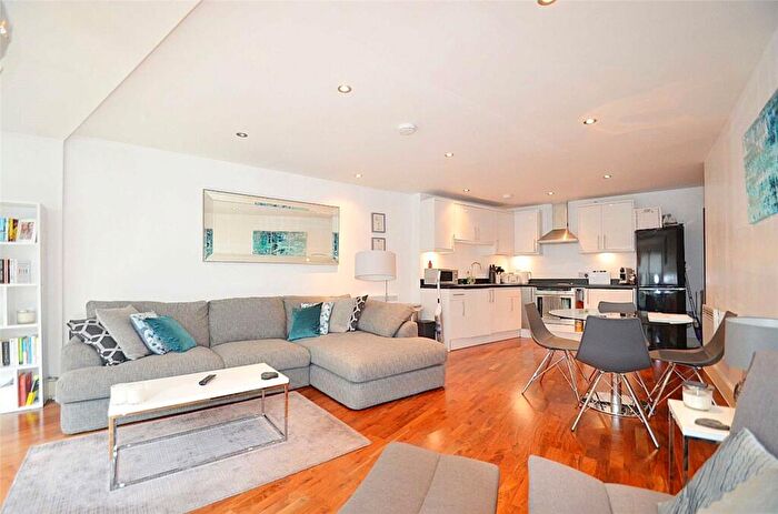 1 Bedroom Apartment For Sale In Park Road, Cheam, SM3