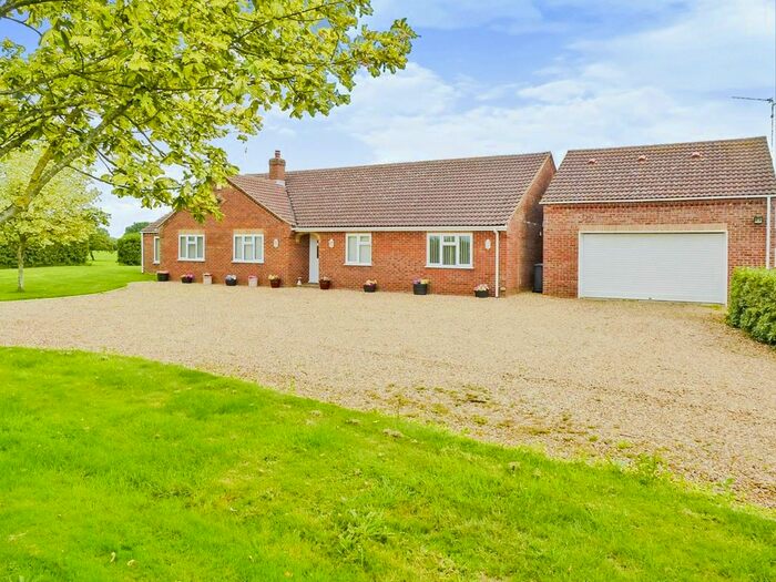 4 Bedroom Detached Bungalow For Sale In Flint House Road, Lotts Bridge, Wisbech, PE14