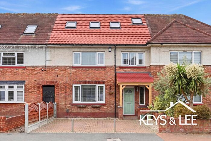 5 Bedroom Terraced House To Rent In Gobions Avenue, Romford, RM5