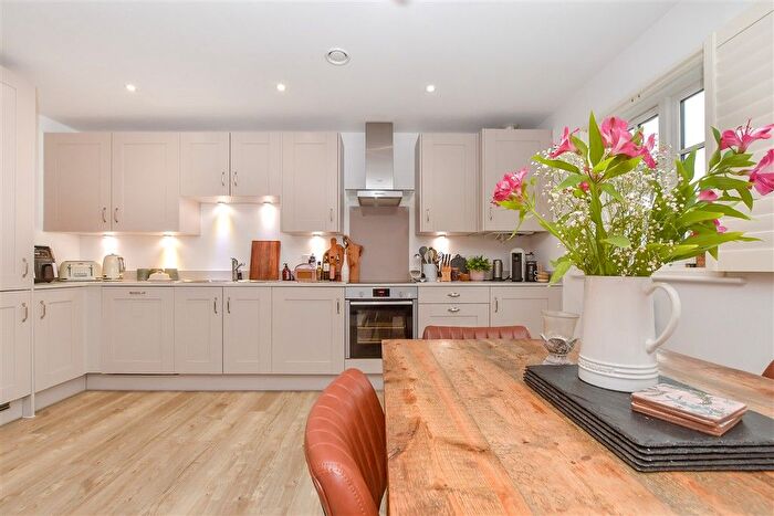 1 Bedroom Flat For Sale In Three Fields Road, Tenterden, Kent, TN30