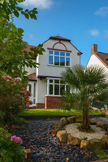 3 Bedroom Semi-Detached House To Rent In The Broadway, Dudley, DY1