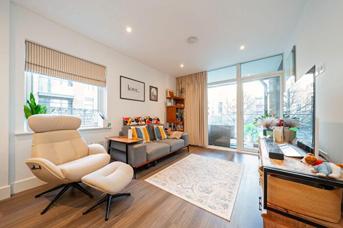 2 Bedroom Flat For Sale In Aldington House, Frazer Nash Close, Isleworth, TW7