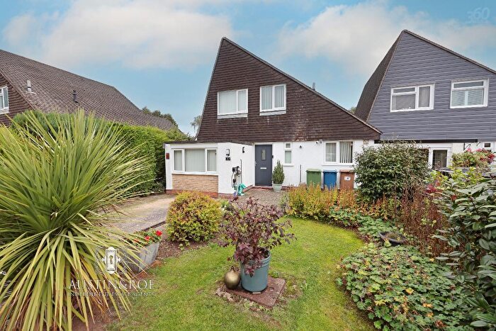 3 Bedroom Link Detached House For Sale In Greenside, Yarnfield, Staffordshire, ST15