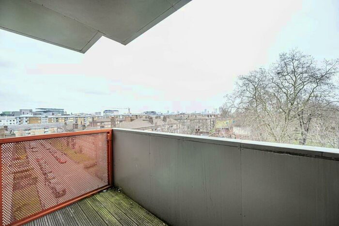 3 Bedroom Flat To Rent In Duckett Street, Stepney, London, E1