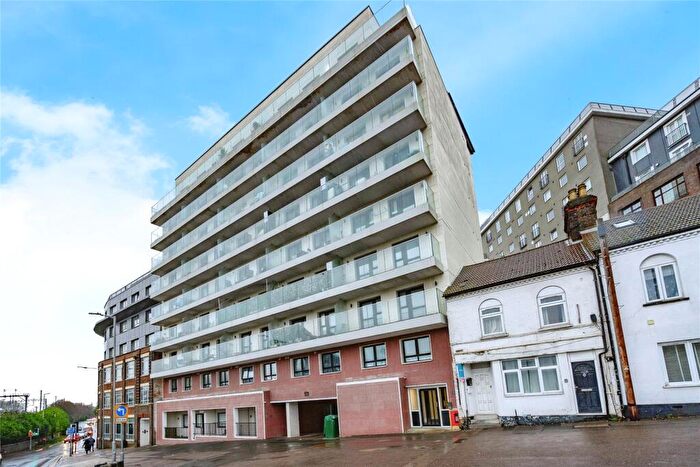 1 Bedroom Flat For Sale In Midland Road, Luton, Bedfordshire, LU2