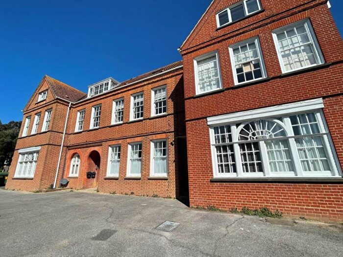2 Bedroom Flat To Rent In Shelley Road, Worthing, West Sussex, BN11