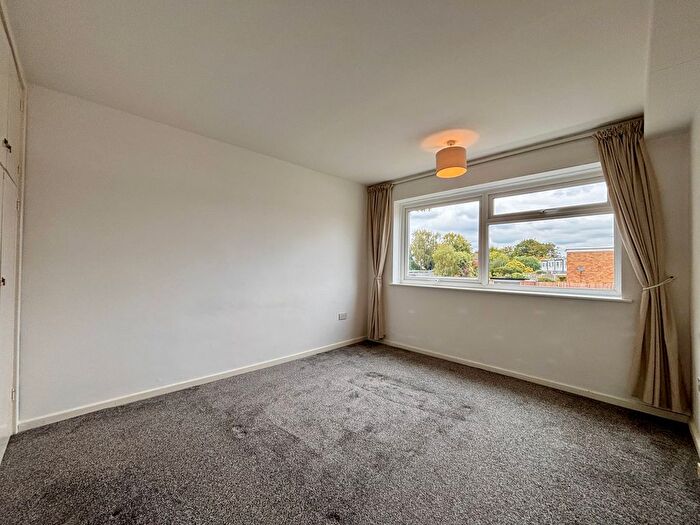 1 Bedroom Flat To Rent In Lankton Close, Beckenham, BR3