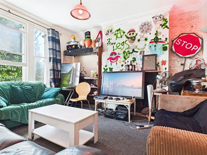 7 Bedroom Flat To Rent In Denmark Villas, Hove, East Sussex, BN3