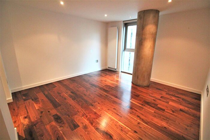 2 Bedroom Flat To Rent In Clowes Street, Salford, M3