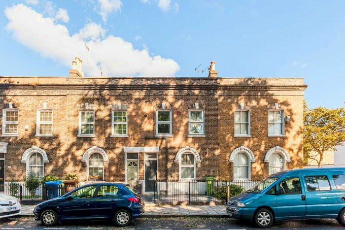 2 Bedroom Property To Rent In Lynton Road, Bermondsey, London, SE1