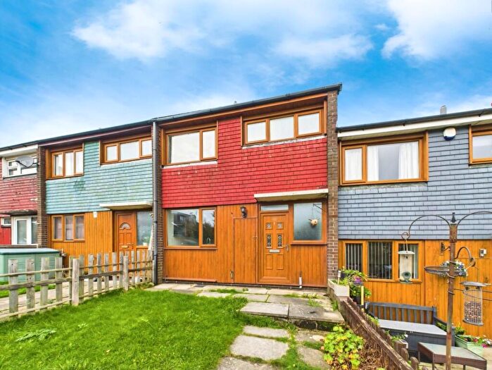 3 Bedroom Town House For Sale In West Royd, Wilsden, Bradford, BD15