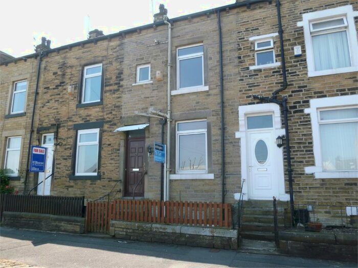3 Bedroom Terraced House To Rent In Halton Place, Bradford, West Yorkshire, BD5