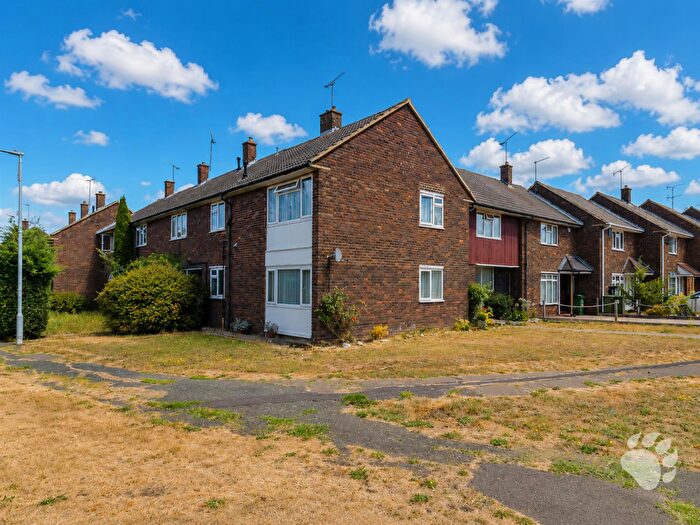 1 Bedroom Flat For Sale In The Knares, Lee Chapel South, SS16
