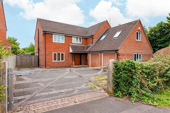 5 Bedroom House For Sale In Wendover Way, Aylesbury, Buckinghamshire, HP21