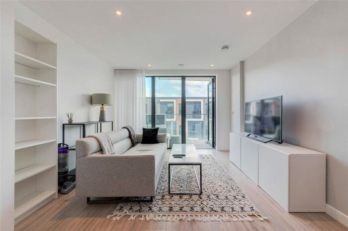 2 Bedroom Flat To Rent In London, SE10