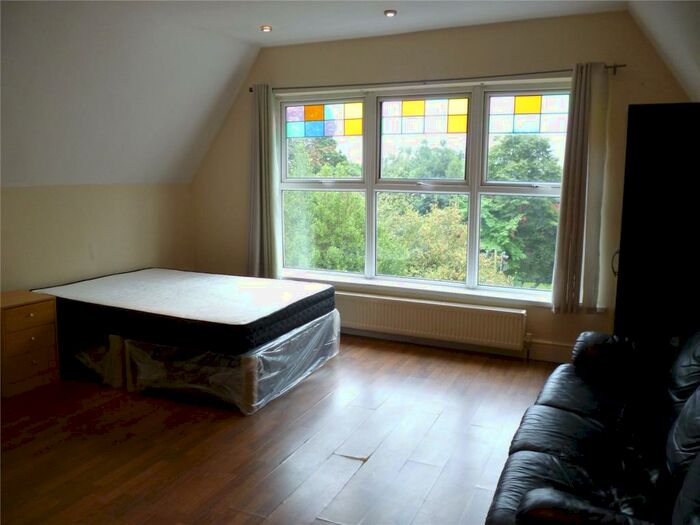 Apartment To Rent In Hagley Road, Edgbaston, Birmingham, B17