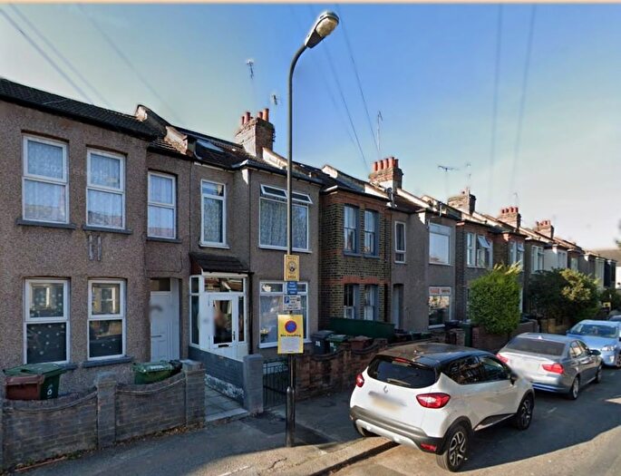 3 Bedroom Terraced House To Rent In Macdonald Road, Walthamstow, E17
