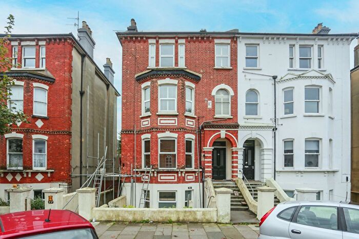 2 Bedroom Flat To Rent In Clarendon Villas, Hove, East Sussex, BN3