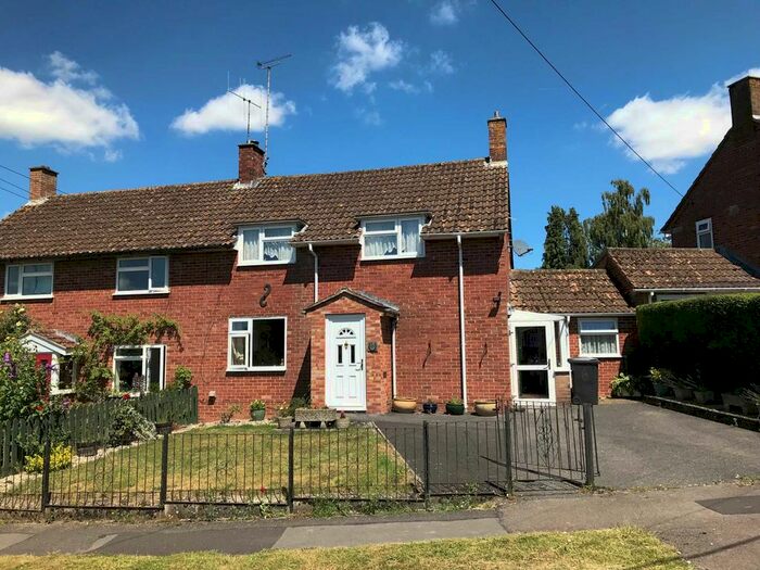 3 Bedroom Semi-Detached House For Sale In Knowledge Crescent, Ramsbury, SN8