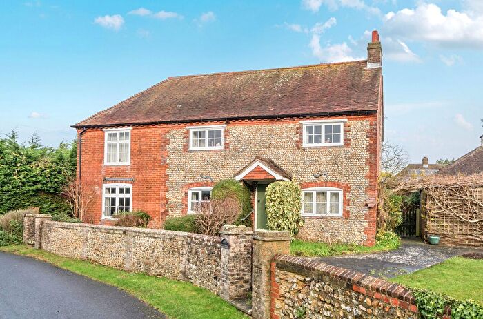 3 Bedroom Cottage For Sale In Chestnut Walk, Tangmere, PO20