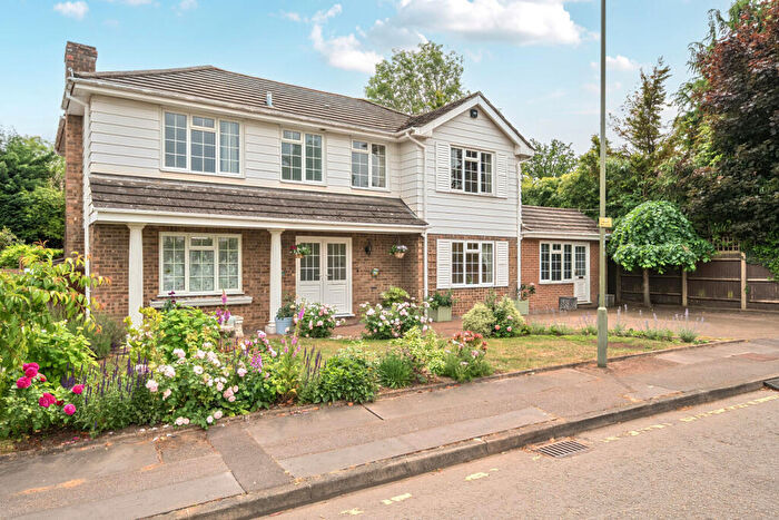 5 Bedroom Detached House For Sale In Robin Hill Drive, Kent, BR7