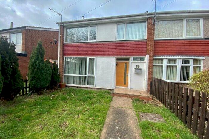 3 Bedroom Town House To Rent In Huntly Close, Nottingham, NG11