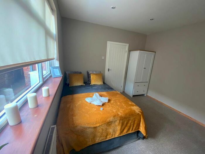 1 Bedroom Flat To Rent In C Hazelbury Crescent, Luton, LU1