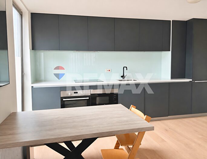 2 Bedroom Flat To Rent In Hastings Road, London, E16