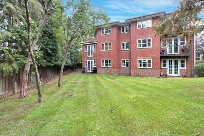 2 Bedroom Flat To Rent In Gloucester Court, Moorfield Road, Denham Green, UB9