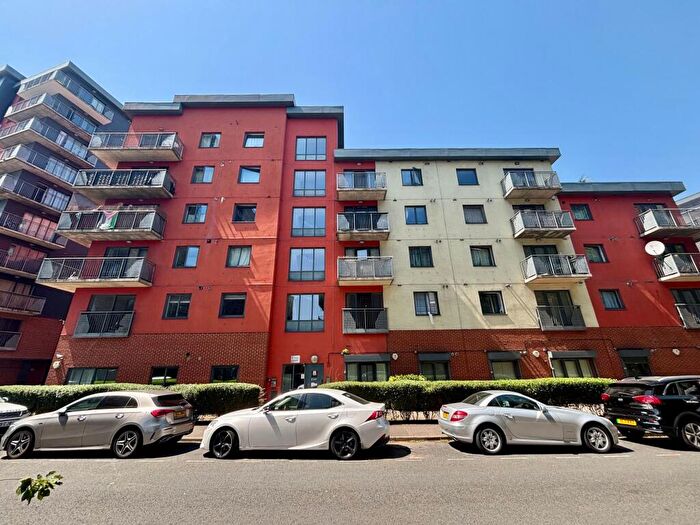 2 Bedroom Flat To Rent In Spring Place, Runnel Court Spring Place, IG11