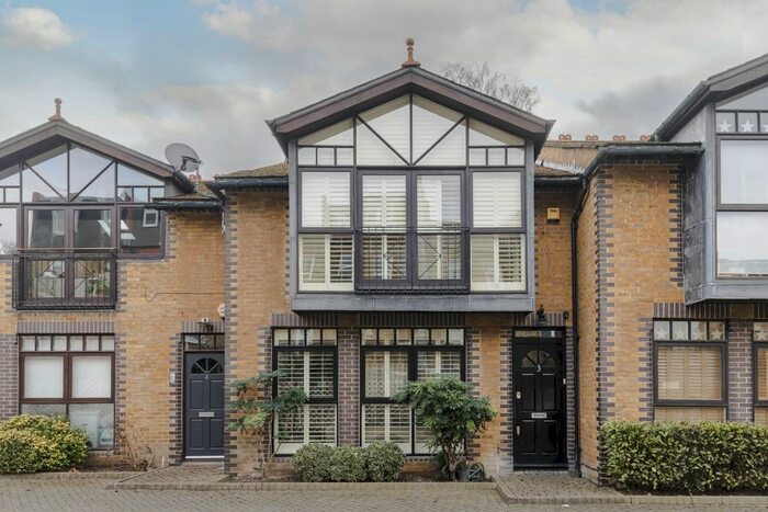 2 Bedroom Mews To Rent In Putney Bridge Road, London, SW15