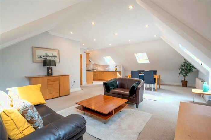 2 Bedroom Apartment To Rent In Hill Rise Court, Park Rise, Leatherhead, KT22