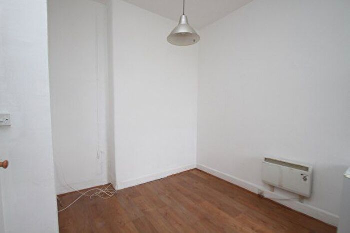 1 Bedroom Flat To Rent In Station Road, Dumbarton, G82