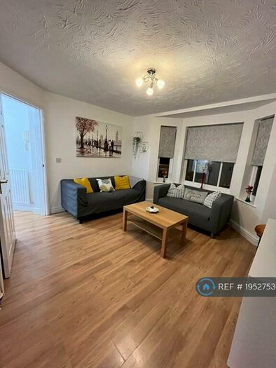 2 Bedroom Flat To Rent In Holborn Crescent, Milton Keynes, MK4