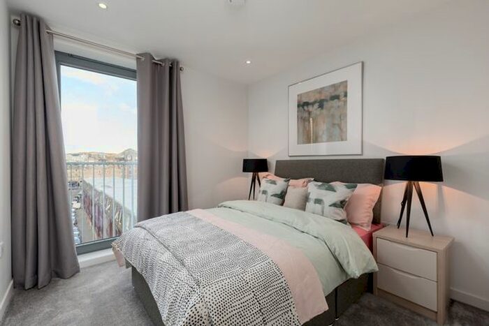 1 Bedroom Flat To Rent In Canal Walk, Edinburgh, EH3