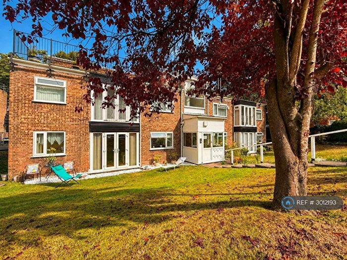 2 Bedroom Flat To Rent In Mayfield Road, Salford, M7